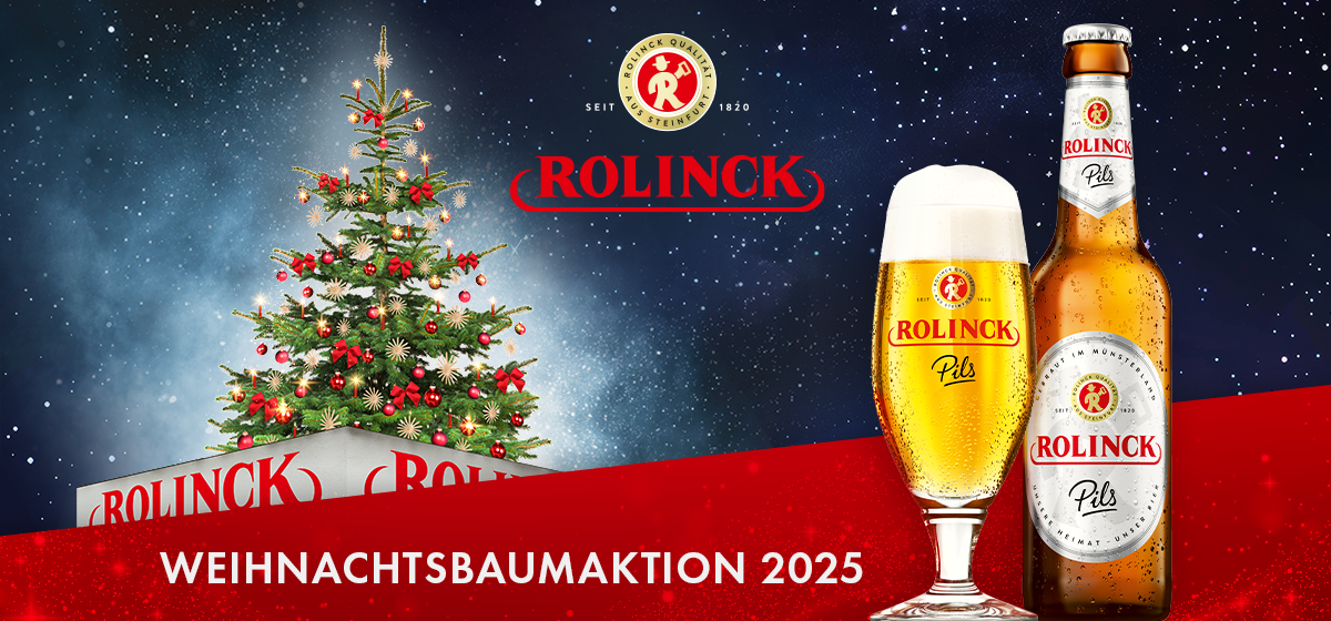 Geschmückter Weihnachtsbaum neben einem Glas und einer Flasche Rolinck Pils, rotes Banner mit Text 'WEIHNACHTSBAUMAKTION 2025'.