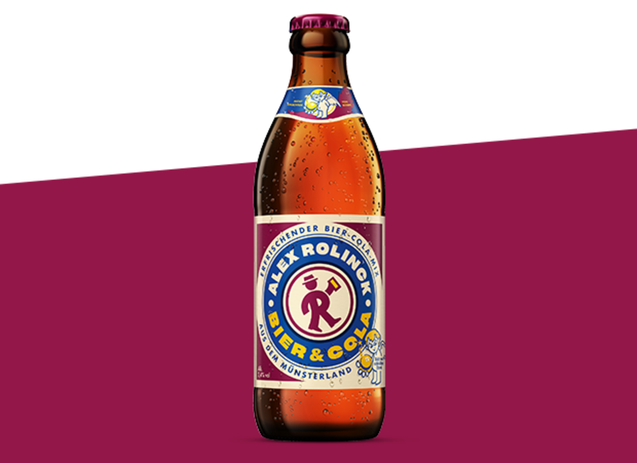 Alex Rolinck Bier & Cola in 0,33l Euroflasche auf schrägem lila Balken.